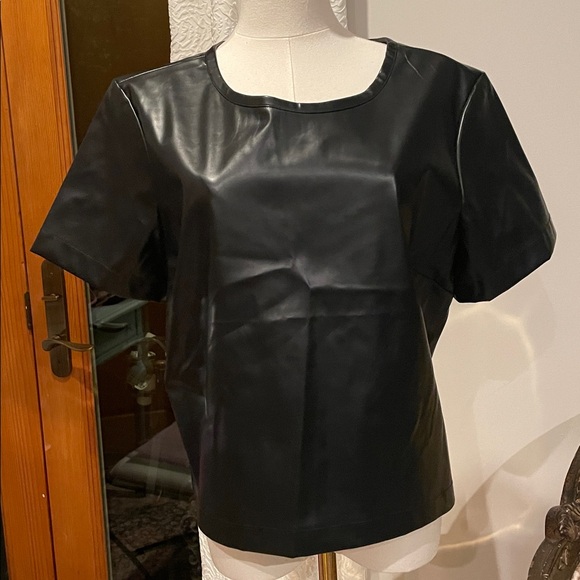 NWT Porridge Collin’s Anthropologie Black Faux Leather
Side Zip Top Large - Picture 2 of 7
